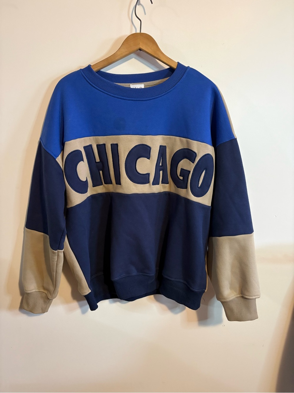 Le Lis Colorblock 'CHICAGO' Crewneck Sweatshirt - Royal Blue, Navy & Tan US S